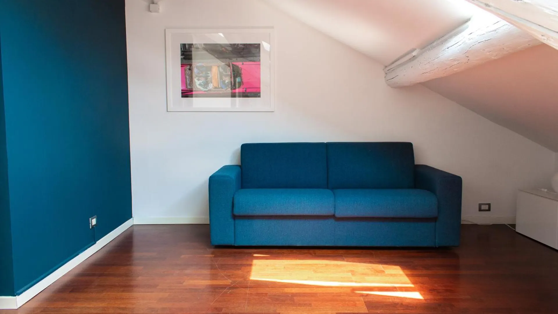 Apartament Cozy Attic Recently Renovated Mediolan