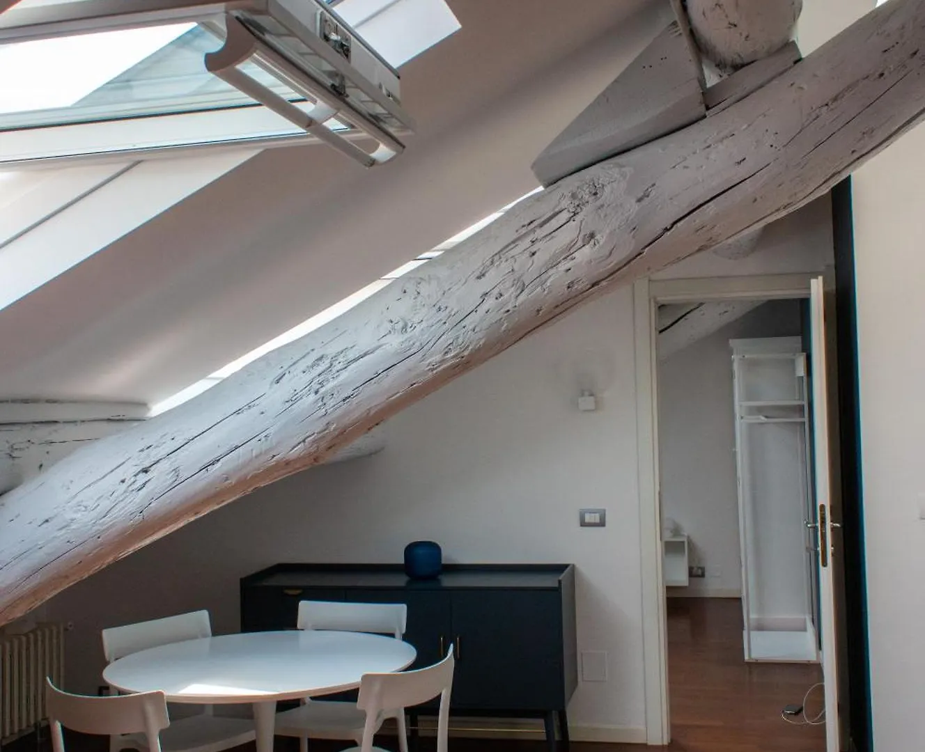 Cozy Attic Recently Renovated Apartment Milan Italy