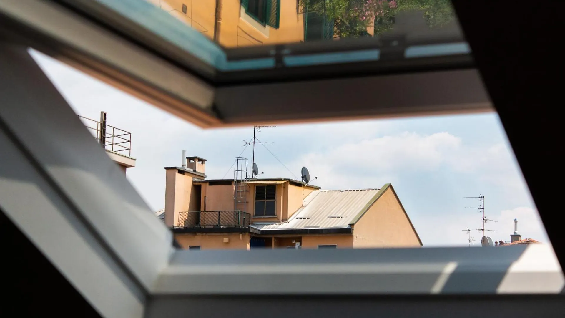 Cozy Attic Recently Renovated Apartment Milan Italy